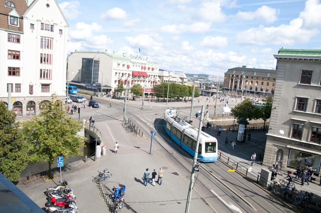 גטבורג Hotel Pigalle מראה חיצוני תמונה The tram at the central station