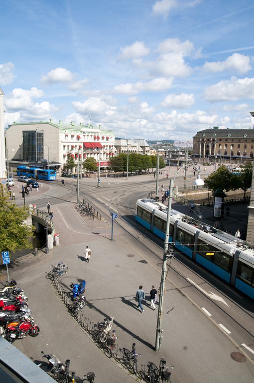 גטבורג Hotel Pigalle מראה חיצוני תמונה The tram at Gothenburg bus station